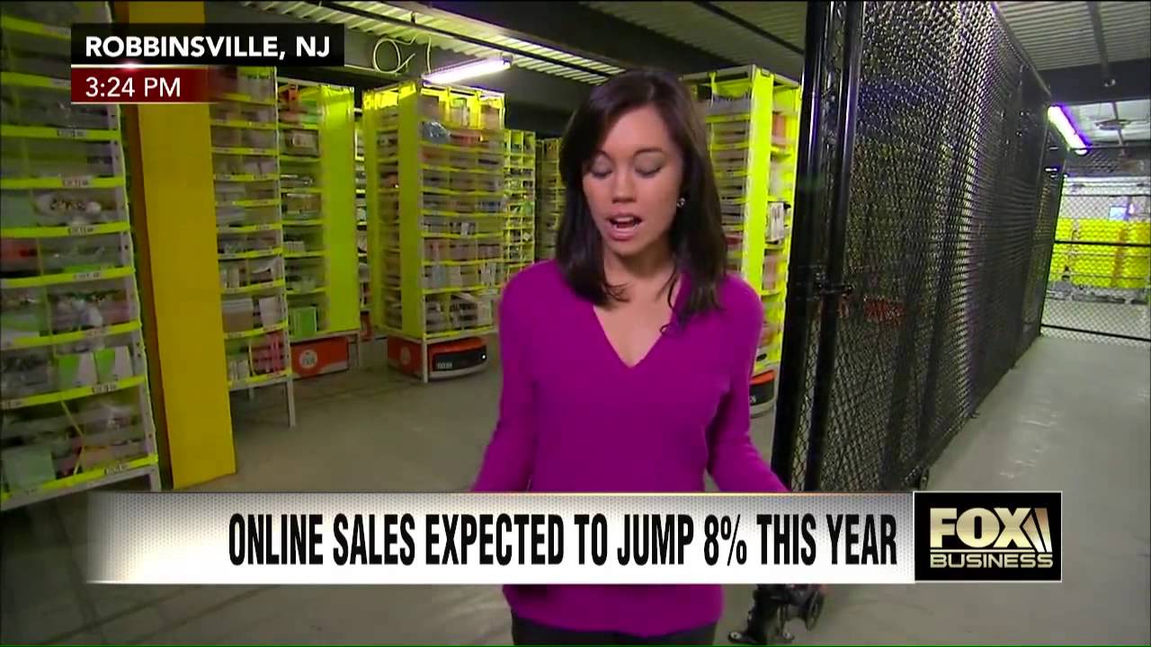 The 30,000 Amazon Robots Behind The Scenes Of Cyber Monday - YouTube