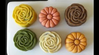 Automatic moon cake making machine