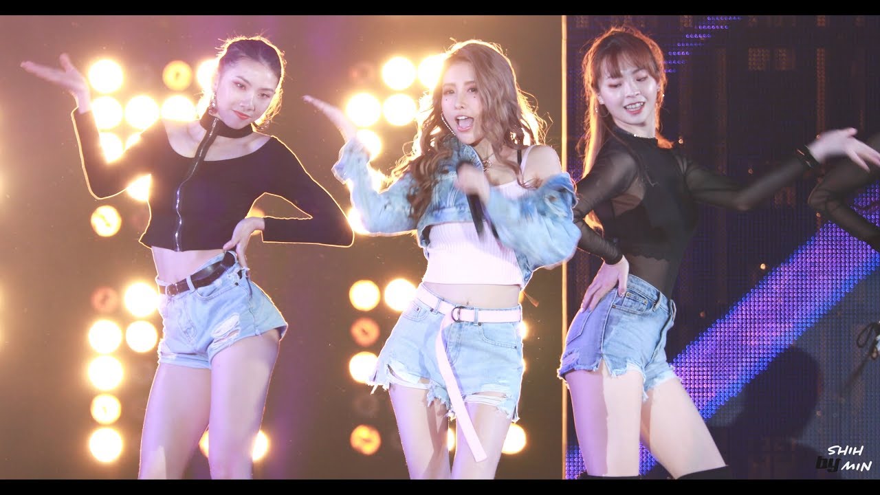 181215 愷樂Butterfly - 《戀愛泡泡糖Chewing Gum》《三人行》《Chocolate》｜C4K｜# 2018新北市歡樂耶誕城 巨星耶誕演唱會