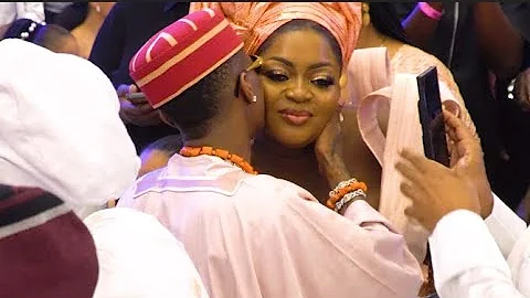 See How Wizkid Welcomed Actress Eniola Badmus at His Mother's Burial Party