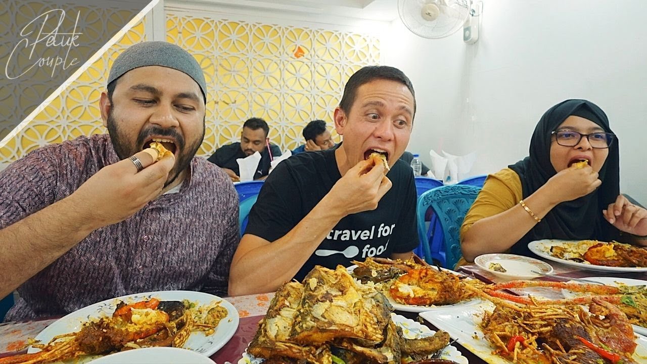 😍 Mark Wiens এর সাথে প্রথমবারের মতো ইলিশ মাছ || Streetfood & Mawa Food Tour 🤩