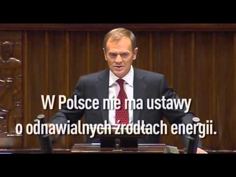 Donald Tusk śpiewa "Ona tańczy dla mnie" i uwalnia energię