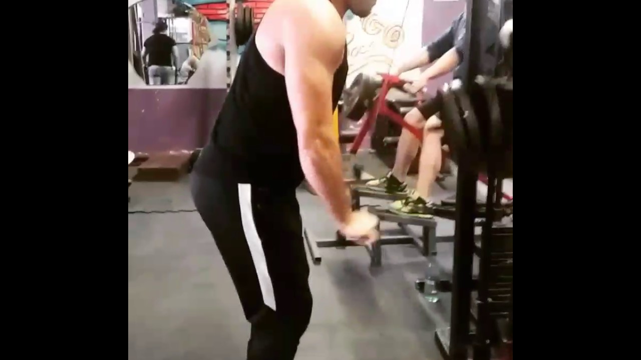 video phone beyonce mp3 Polea alta con barra corta, pushdawon de triceps con 80 kg.