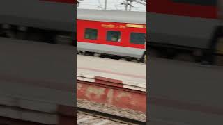 Aashram Express Arrive Bandikui Railway Station