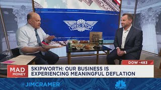 Wingstop CEO says the company is seeing meaningful deflation and transaction growth screenshot 5