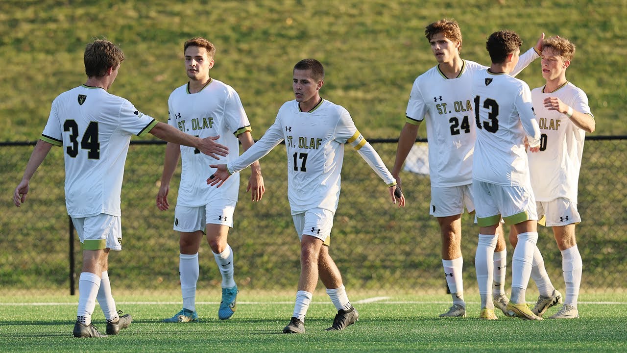 Men's soccer breaks through in second half of 4-1 victory over Pipers