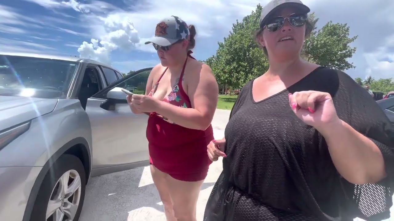 Angry Karen Throws A Tantrum Threatening To Call Police Until She Figured Out Its Her Fault And