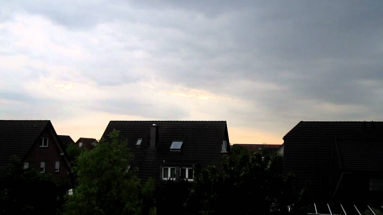 Blitzeinschlag Direkt Uber Dem Haus Am 18 08 2011 Youtube