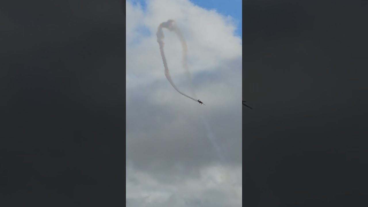Emma McDonald’s Breathtaking Aerobatics at Avalon Airshow 2025! 
