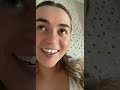 لحظة امرأة جميلة تختبئ في الحمام