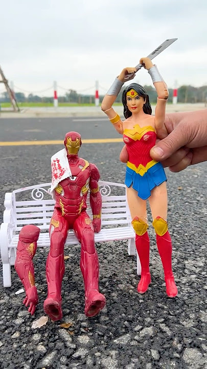 Wonder Woman tests Iron Man's arm strength | Fun Toys