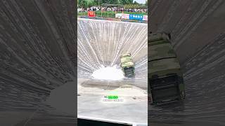 Il Camion dell’Esercito Intrappolato nell'Acqua con Shampoo! 😱🫧 Ma lo Zio Riesce a Salvarlo! 💪✨🎖️🚛