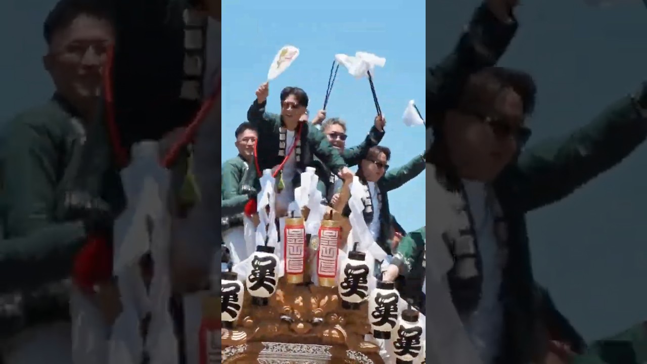 神戸 住吉だんじり祭:宮出 拝殿前で練り回し、本住吉神社を宮出する呉田区だんじり