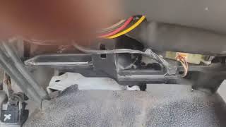 AC/heater blend door actuator replacement (2000 Ford F-150)