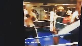 Charlie Zelenoff gives Deontay Wilder the business with that Left Hook