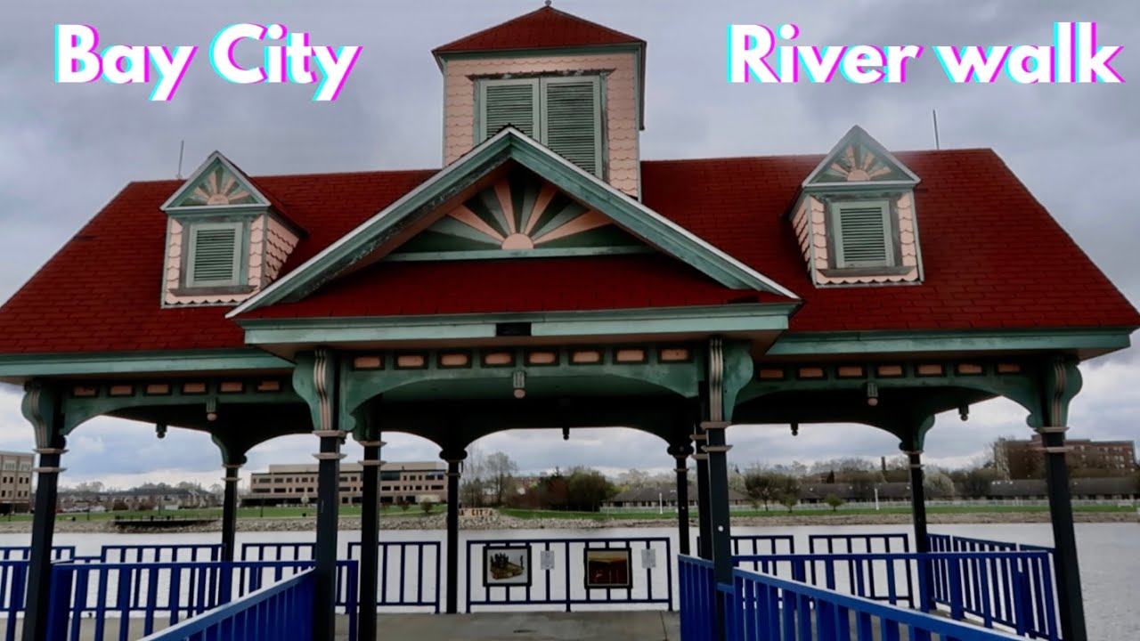 Bay City, Michigan / A Stroll On The Riverwalk Along The Saginaw River