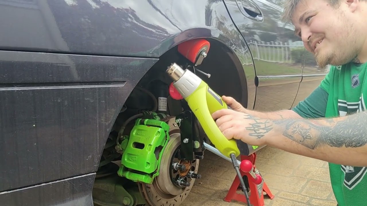 DIY Guard Rolling on a BA Ford Falcon - How To Roll Your Inner Guards   Wheel Arch Flaring Reforming