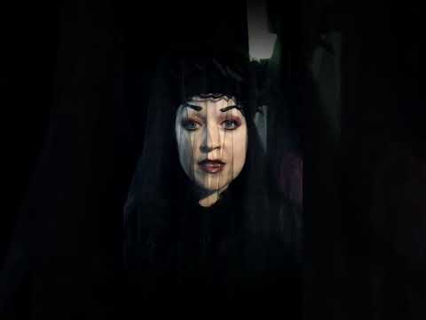 YouTube पर The Raven, Part 1 देखें YouTube पर The Raven, Part 1 देखें