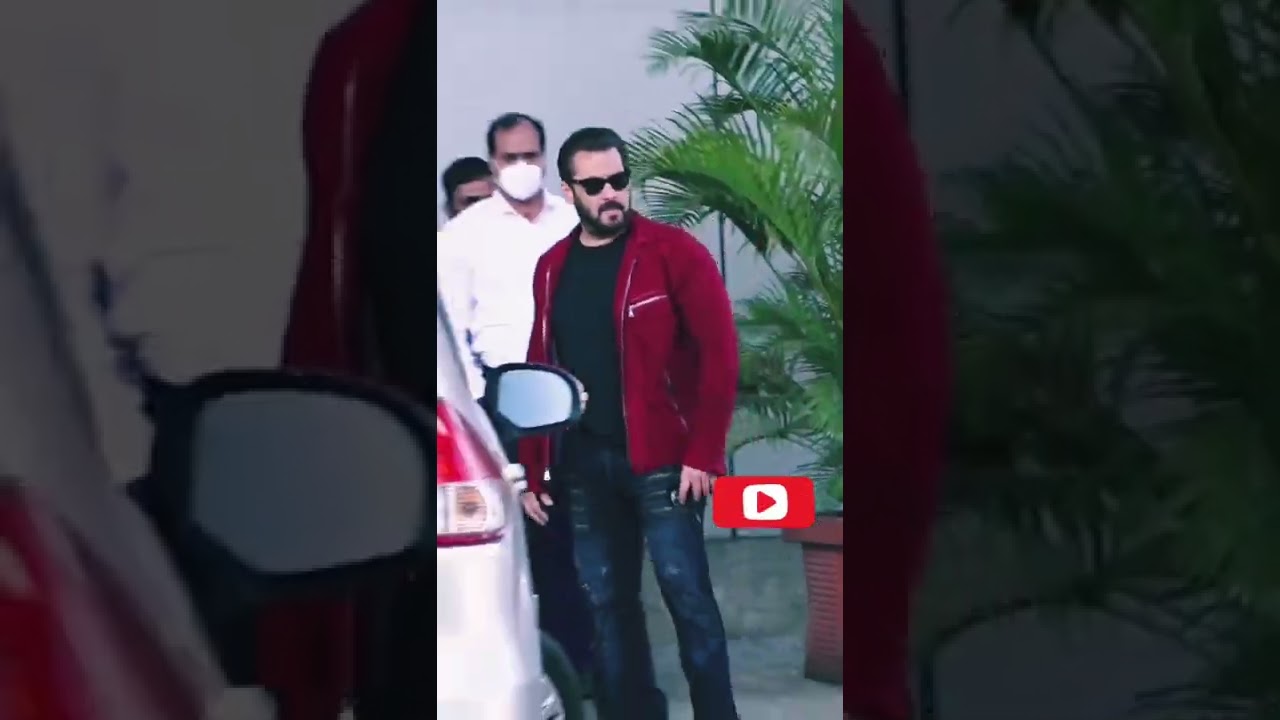 Salman Khan and Katrina Kaif spotted At the Airport for Tiger 3 shooting