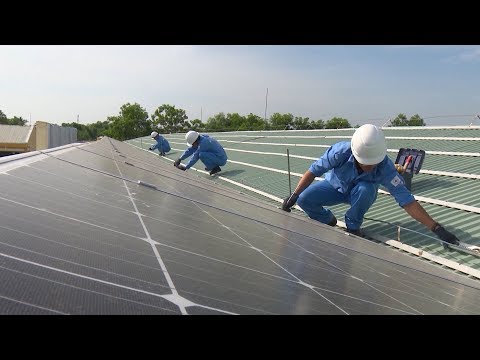 Video Bàn giao hệ thống điện mặt trời cho ba trường học tại... - YouTube
