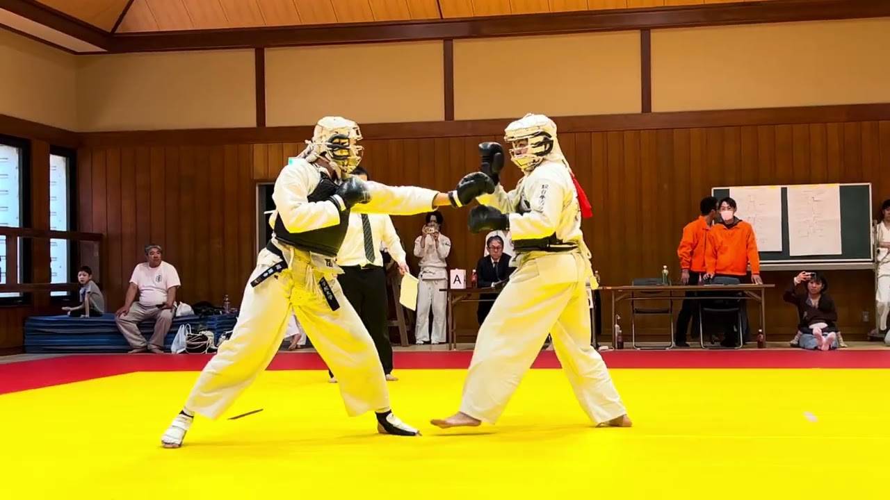 第25回日本拳法神奈川県選手権大会　一般男子段の部　第32試合（準決勝）　玉置裕也 四段（黒綾館） VS 関駿吾 弐段（青山学院大学）