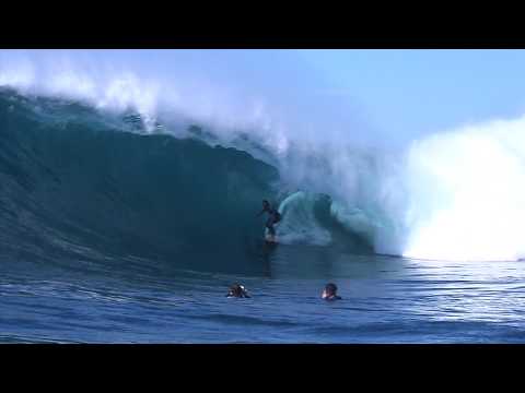 Ride of the Year Entry - Layne Beachley at Ours (HD) - Billabong XXL Global Big Wave Awards 2010