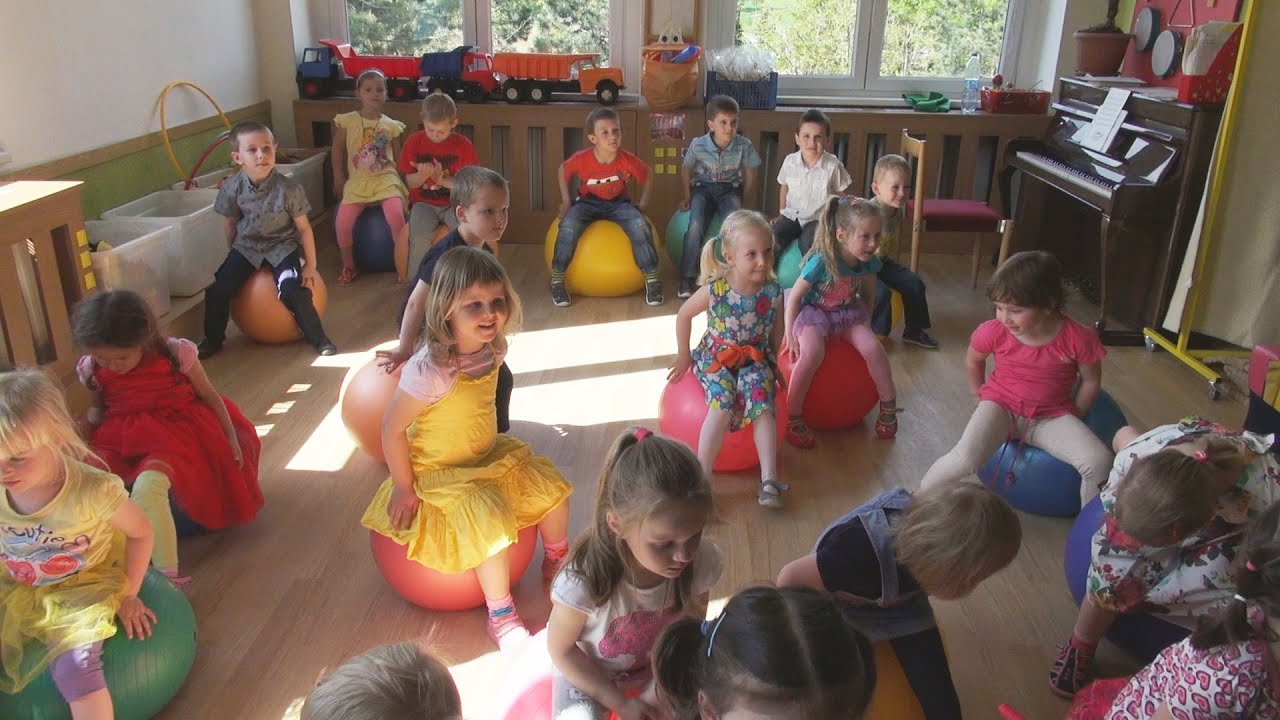 MŠ Radost v Brně-Líšni - besídka ke dni matek 2016