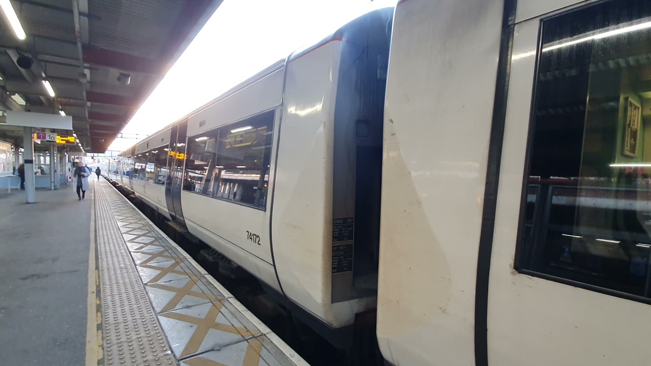 Class 357s | c2c - Arrival & Departure from Upminster