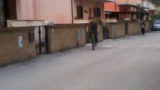 Salto Di 1 Pozza Con Bici