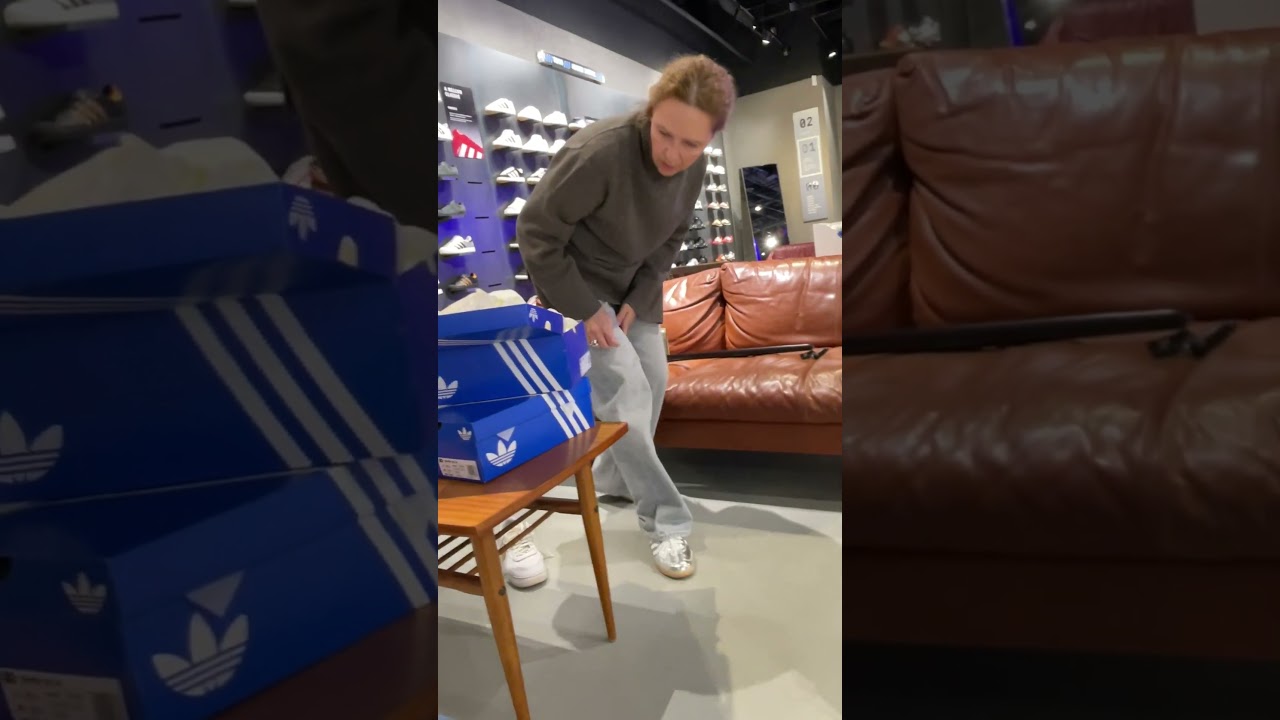 Магазин для художников в центре  Варшавы KOLOR ART Ogrodowa 1A Warszawa 