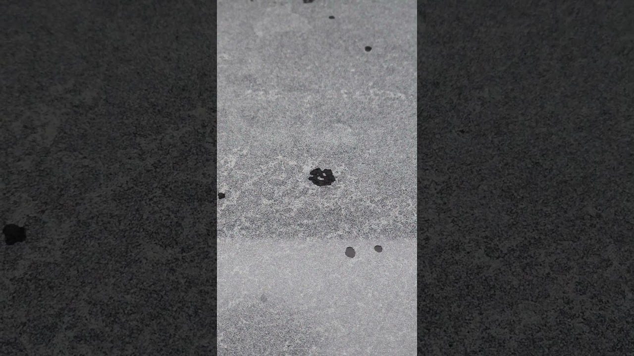 Капли дождя мгновенно испаряются, когда попадают на поверхность.