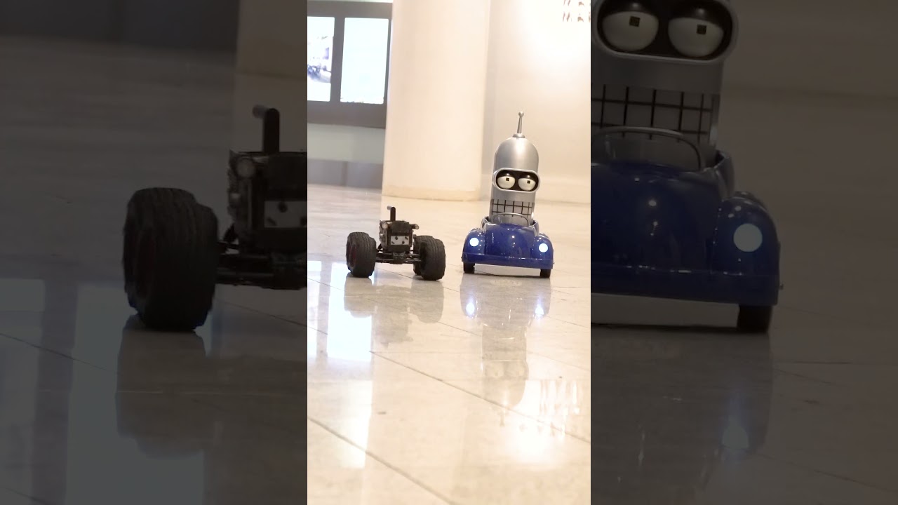 That time Bender raced a Ghostbusters RTV at Dragon Con.