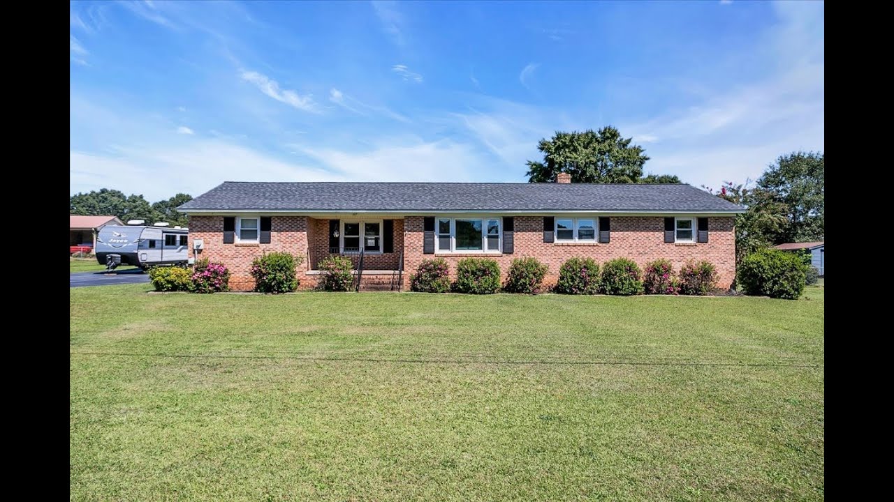 207 Lynn Avenue, Laurens, SC for $230,000~!