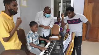 Download Lagu Come let us sing MP3