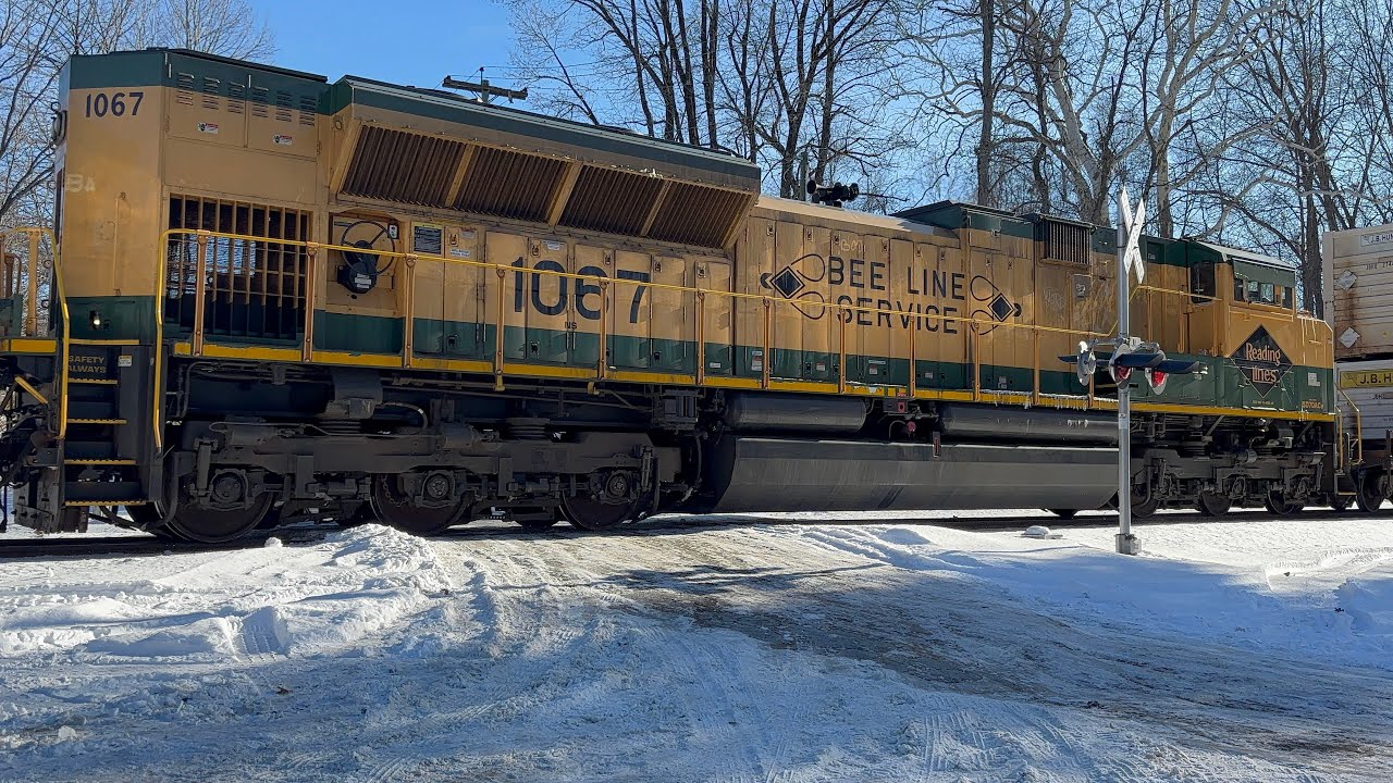 Norfolk Southern train Z264 with SD70ACe 1067 “Bee Line Service ...
