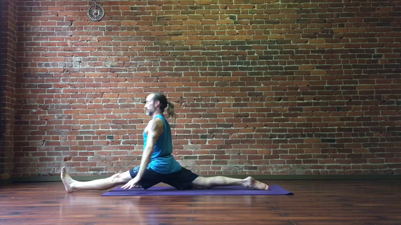 Camatkarasana-Vasisthasana-Hanumanasana