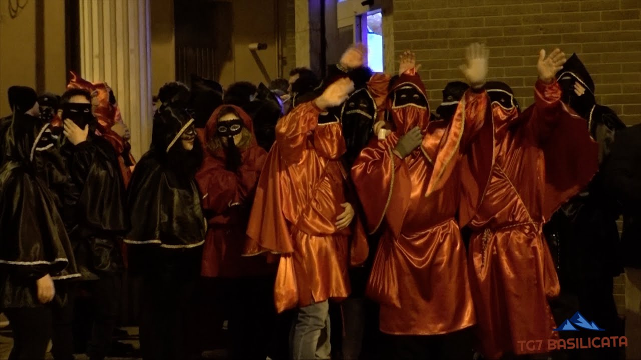 TG7 Basilicata. Lavello: Il Carnevale più pazzo della Basilicata. Interviste