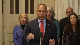 Hakeem Jeffries: It's 'insanity' that 8 Senate Dems voted for shutdown bill