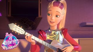 Download Lagu Vi laver stjerneskud | Barbie™ på eventyr i RUMMET | Barbie MP3