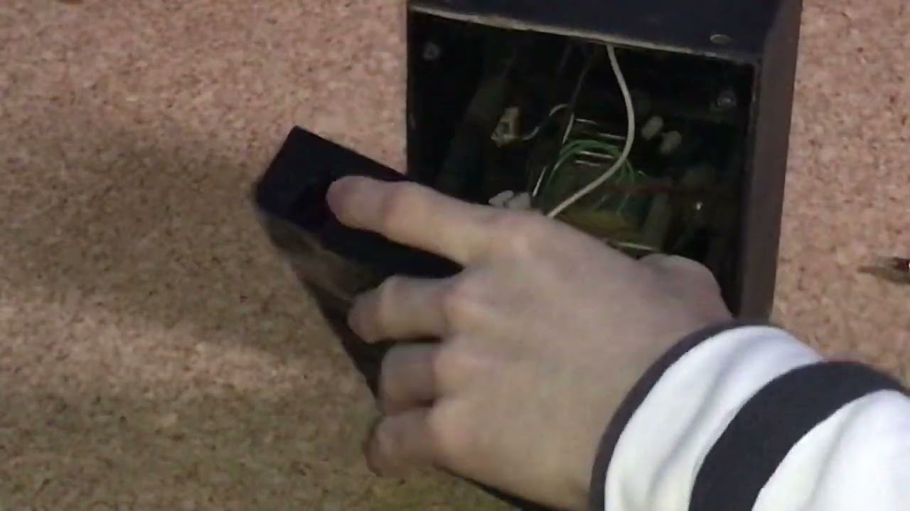 ZERLEGUNG BILLIG RADIO/TREADOWN CHEAP RADIO