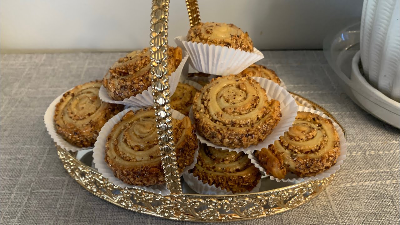 Mquiadate aux amandes (spirales aux amandes)       مقيعدات معسلين بلوز