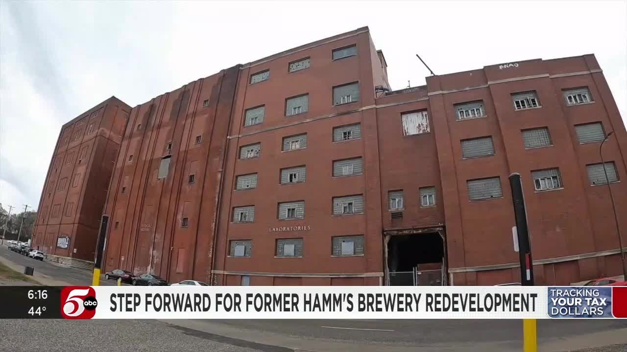 Реконструкция пивоварни Hamm’s Brewery достигла важного этапа