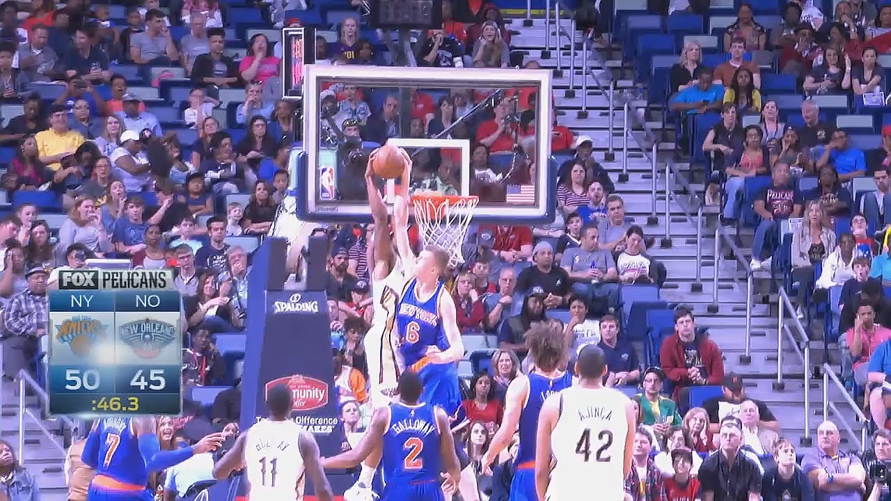 Kristaps Porzingis Denies Alonzo Gee's Dunk Attempt | Knicks vs Pelicans | March 28, 2016 | NBA