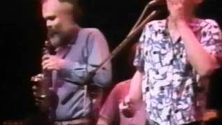 Video voorbeeld van "The Band - Live in Tokyo '83 - Caledonia"