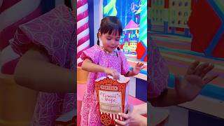 Twin Twin İyi Alışkanlıklar Öğreniyor Yemekten Önce Elleri Yıka