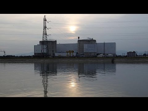 فيديو: Flamanville هي محطة طاقة نووية خطيرة في فرنسا: انفجار في عام 2017