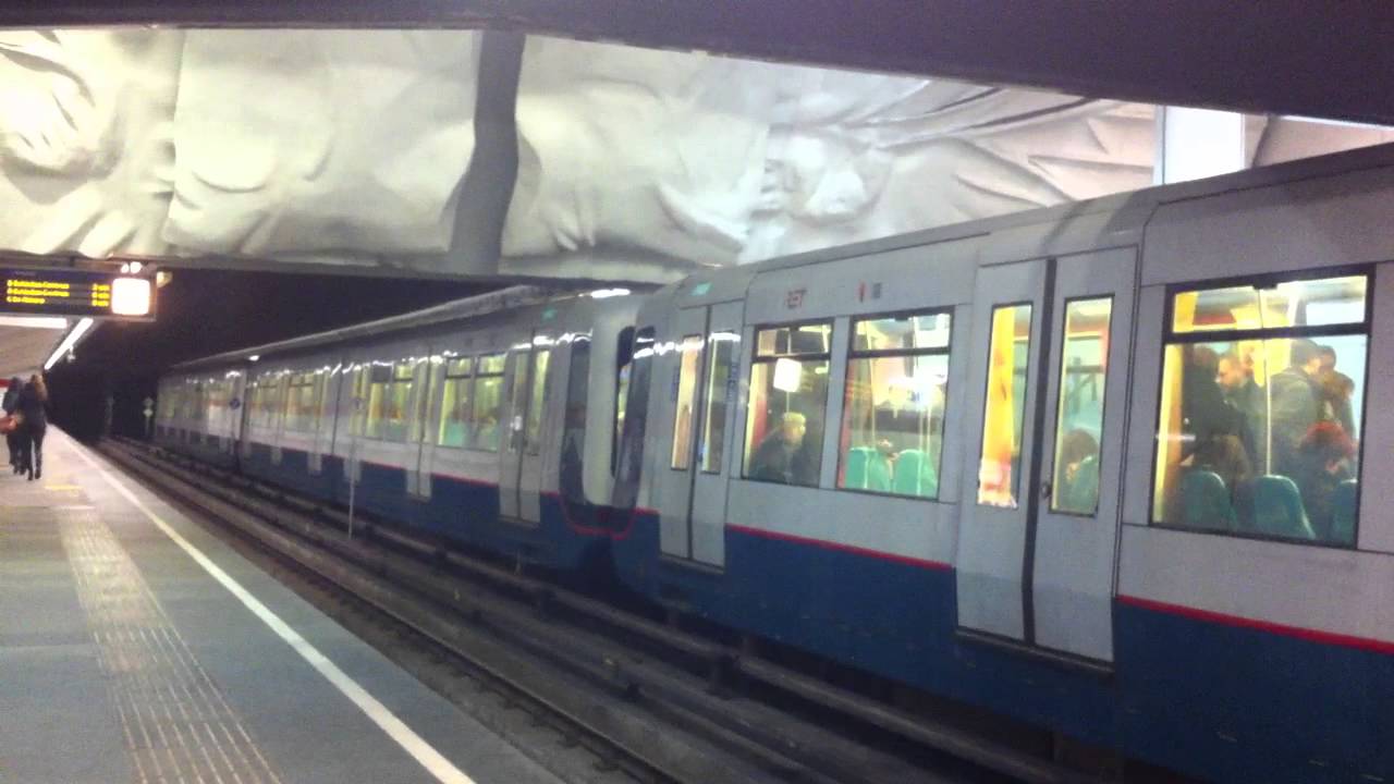 RET Metro Type S Dijkzigt Aankomst & Vertrek Lijn C in Rotterdam