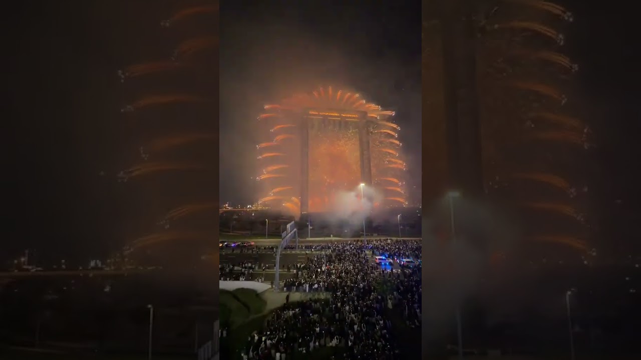 Dubai Frame Happy New year fireworks