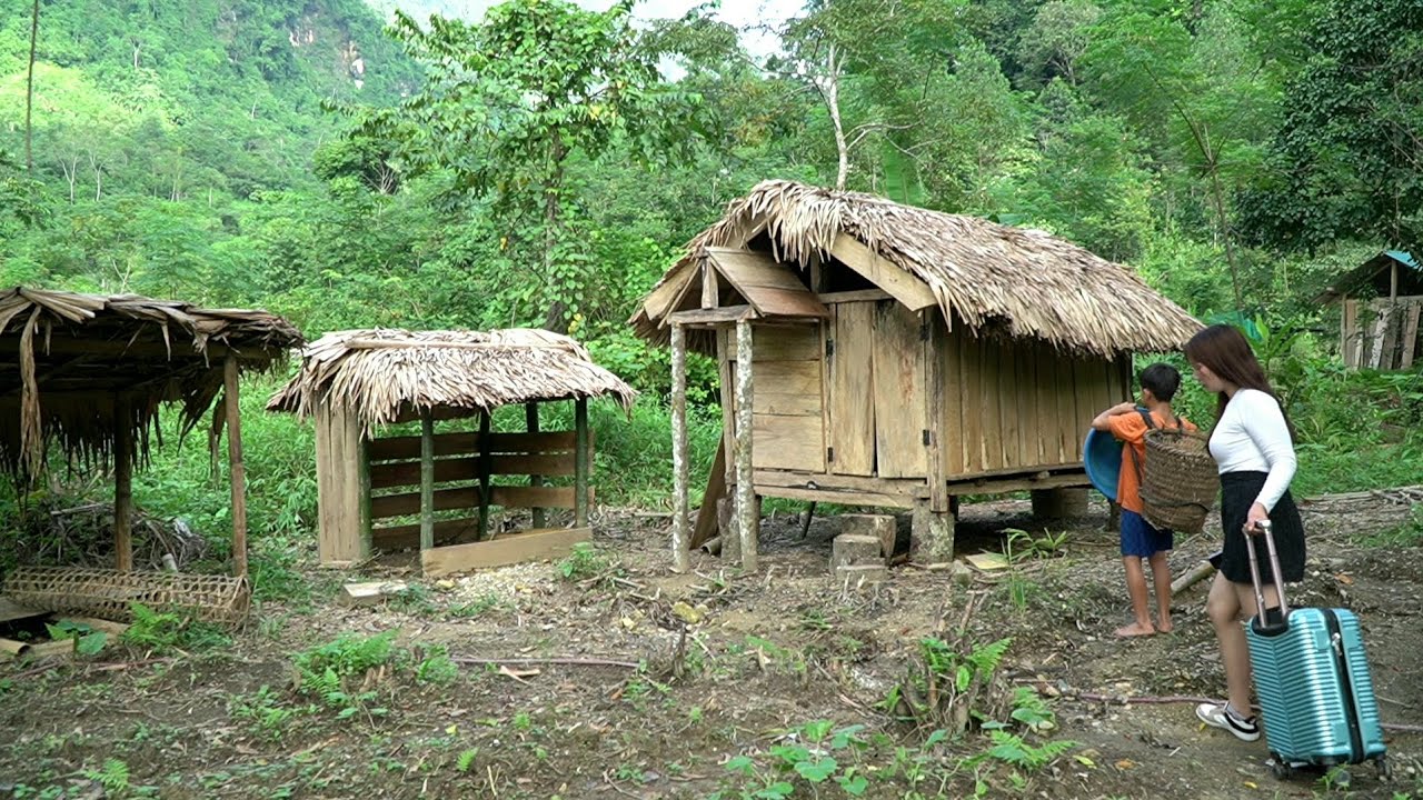 Сестра генерального директора уехала из города, чтобы навести порядок в заброшенном доме, и жизнь...