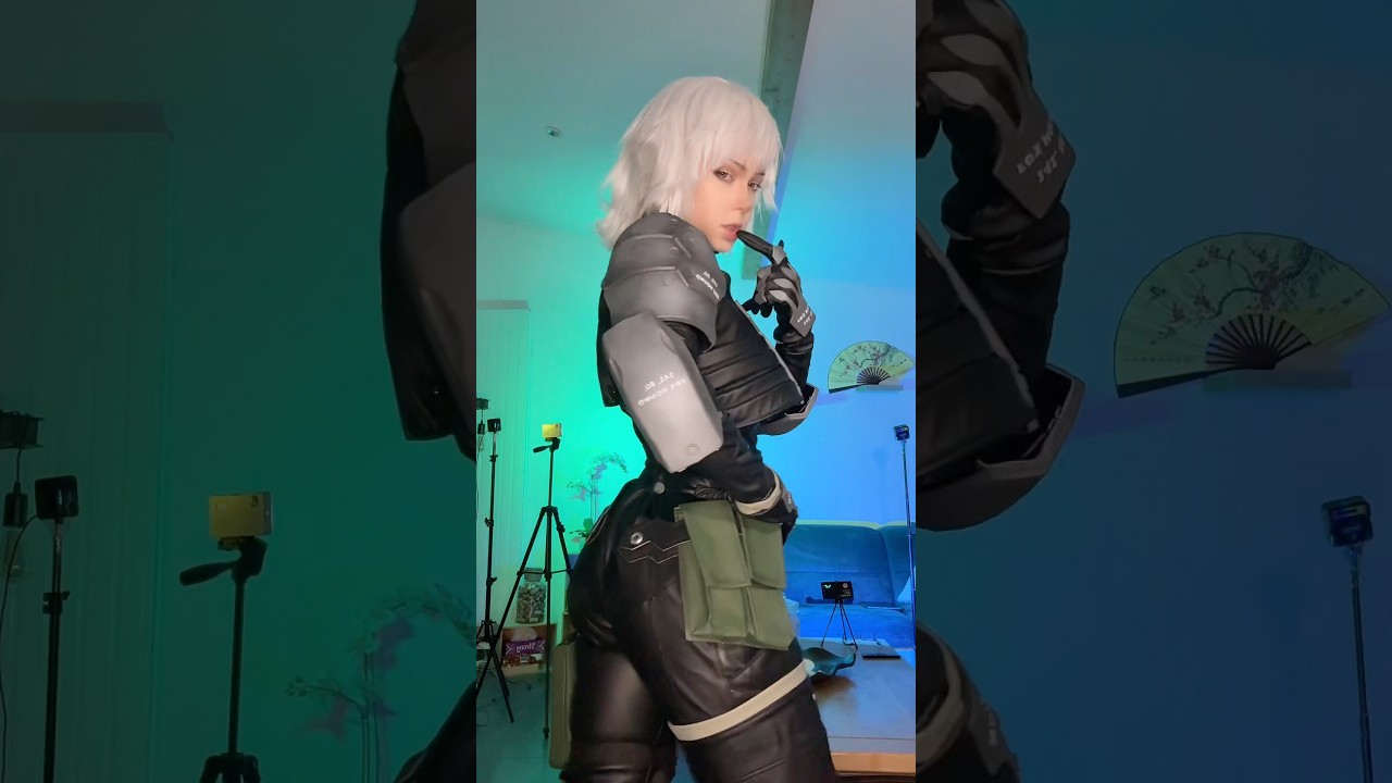 so hard to move in this outfit 🥲 #cosplay #makeup #metalgearsolid #mgs #raiden #videogames